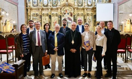 Comunitatea absolvenților a Facultății de Comunicare Instituțională Socială (Universitatea Pontificală Santa Croce) în vizită la Oradea