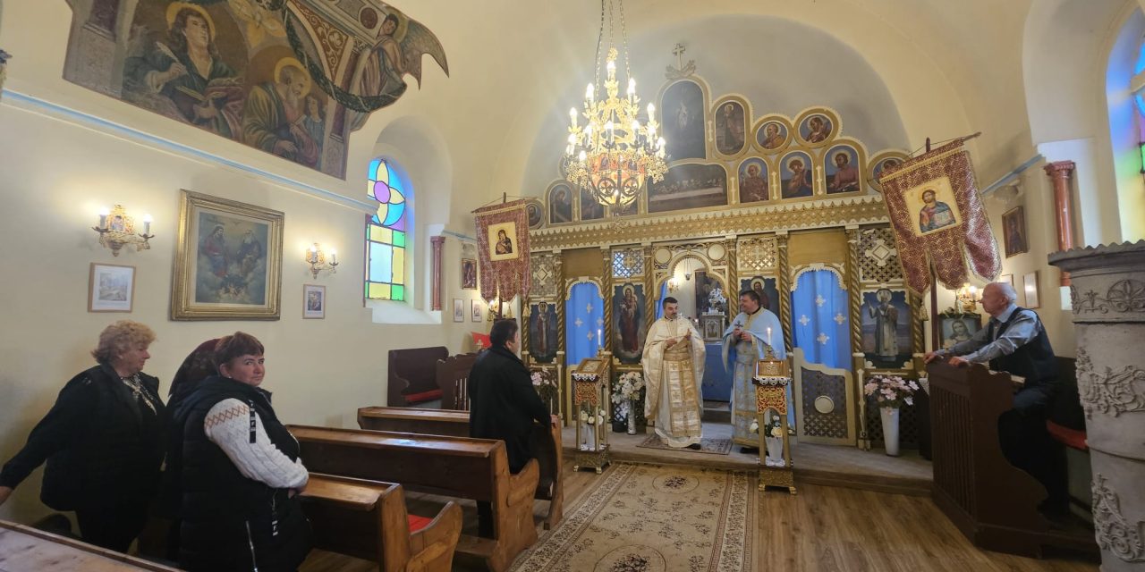 Vizită pastorală în Parohia Greco-Catolică Gruilung: Părintele Vicar Antoniu Chifor, în mijlocul credincioșilor