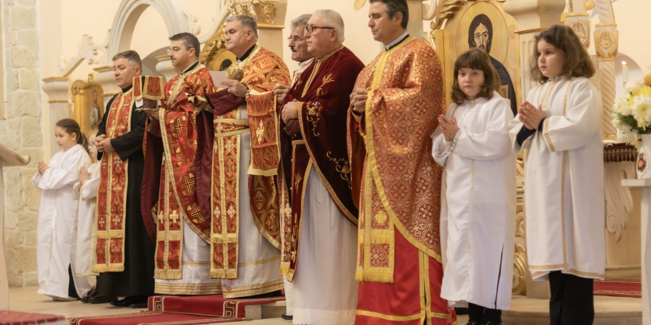 Parohia „Sfântul Apostol Andrei” din Carei a sărbătorit hramul bisericii printr-o Sfântă Liturghie festivă și momente de comuniune