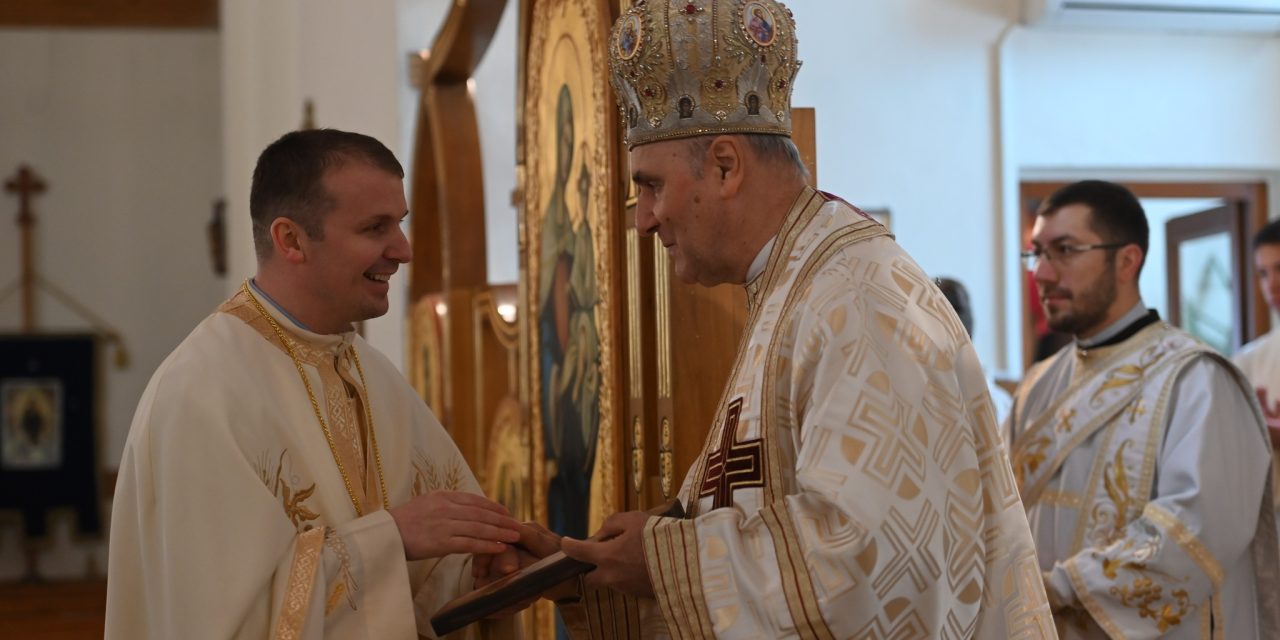 „Lumina care intră în Galileea inimii noastre” – ultima Sfântă Liturghie cu pr. Iulian Robu (OFMConv.) la Sanctuarul Eparhial „Maica Domnului” din Oradea