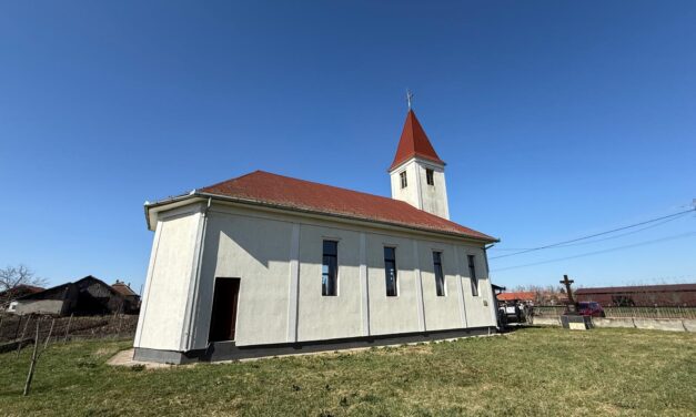 Vizită pastorală în Duminica Sfintei Cruci la Lucăceni