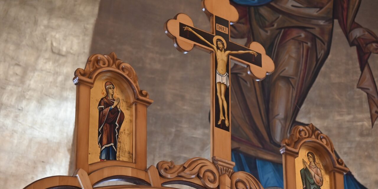 Vizită pastorală la Pocola și sfințire de troiță în Duminica Sfintei Cruci