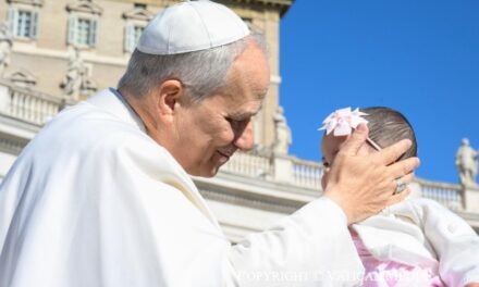 Papa Leon al XIV-lea: Familia rămâne fundamentul societății și loc privilegiat de transmitere a credinței