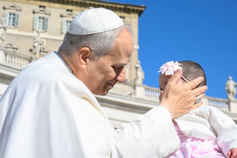 Papa Leon al XIV-lea: Familia rămâne fundamentul societății și loc privilegiat de transmitere a credinței