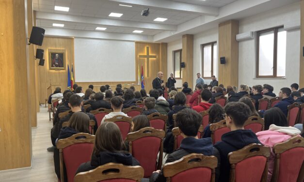 Liceul Greco-Catolic Iuliu Maniu Oradea: exercițiile spirituale ale claselor terminale, la Seminarul Teologic din Oradea