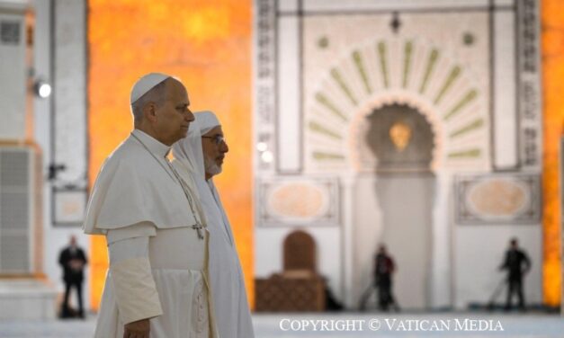 Vizita Papei Leon în Africa: apel la pace și dialog interreligios în Marea Moschee din Alger