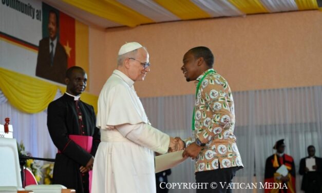 Papa, la Universitatea Catolică: Africa are nevoie să fie eliberată de flagelul corupției!