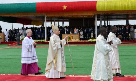 „Nu vă temeți!” – Papa Leon al XIV-lea încheie vizita în Camerun cu un apel la credință și responsabilitate socială