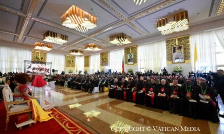 Papa Leon al XIV-lea, în Camerun: „Lumea este însetată de pace. Gata cu războaiele!”