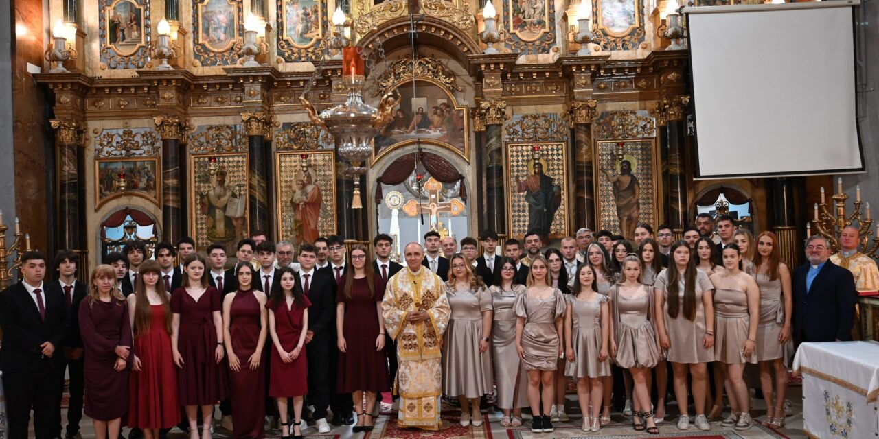 Sub semnul bucuriei și al luminii: absolvenții Liceului Greco-Catolic „Iuliu Maniu”, la ceas de rămas-bun