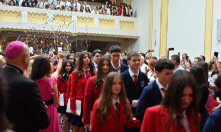 Cu privirea spre cer și pașii spre viitor: absolvenții claselor a VIII-a de la Liceul Greco-Catolic „Iuliu Maniu” și-au luat rămas-bun de la anii de gimnaziu