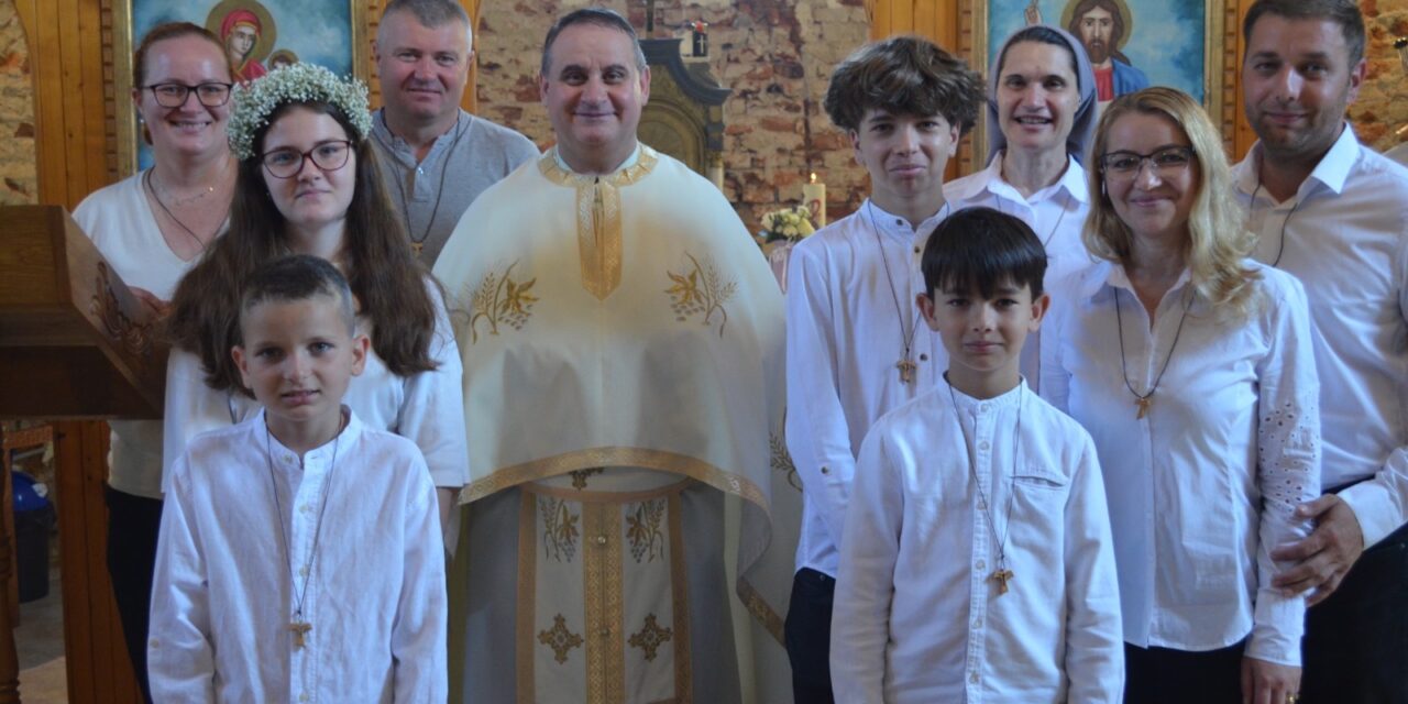 Prima Sfântă Împărtășanie Solemnă în Parohia Română Unită cu Roma, Greco-Catolică, Sărsig