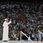 Papa Leon al XIV-lea a participat la o întâlnire cu reprezentanții comunității diecezane din capitala Spaniei pe stadionul Santiago Bernabeu