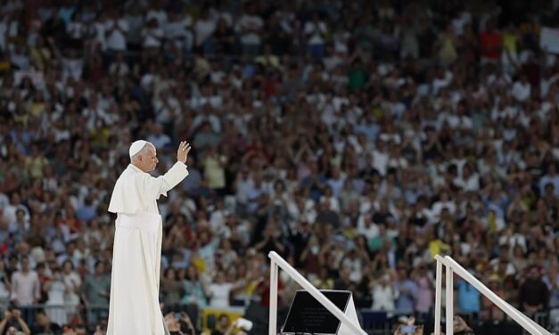 Papa Leon al XIV-lea a participat la o întâlnire cu reprezentanții comunității diecezane din capitala Spaniei pe stadionul Santiago Bernabeu