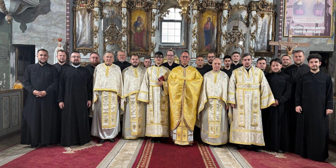 Sfânta Liturghie de mulțumire, celebrată de părintele Levente Kovács în Biserica Seminarului din Oradea