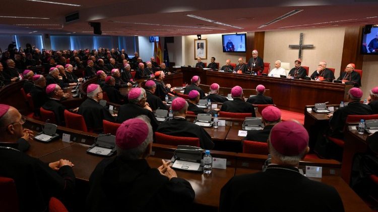 Papa Leon al XIV-lea s-a întâlnit cu membrii episcopatului spaniol, la sediul Conferinței Episcopale din Madrid