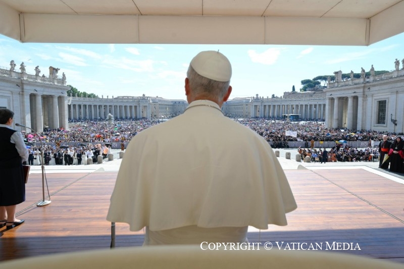Papa Leon al XIV-lea la Audiența Generală din 24 iunie 2026: „Euharistia ne învață să adoptăm stilul de viață al Domnului Isus însuși, caracterizat de dăruirea gratuită de sine”