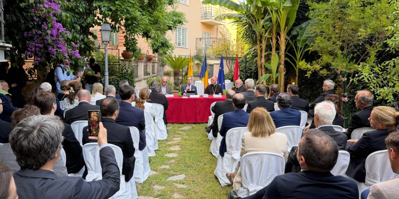 (COMUNICAT) Prezentarea volumului „Îngrijește-ți aproapele ca pe tine însuți –  iubire, relație umană și profesionalism în actul îngrijirii”