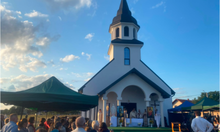 Noapte de veghe în Biserica memorial Corneliu Coposu din Bobota