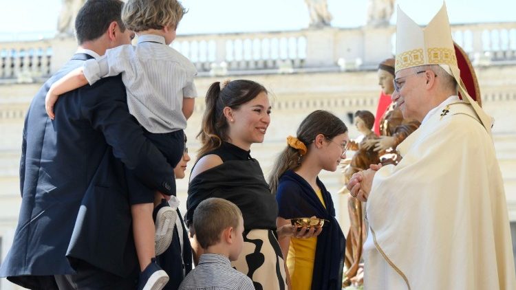 Papa Leon al XIV-lea convoacă la Vatican o întâlnire mondială dedicată pastorației familiilor