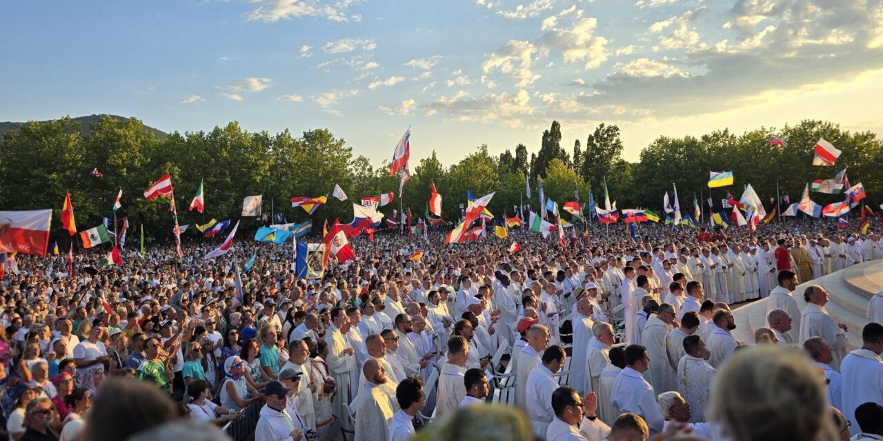 Mesajul Papei Leon al XIV-lea adresat tinerilor de la Mladifest: „Redescoperiți frumusețea întâlnirii cu Domnul”