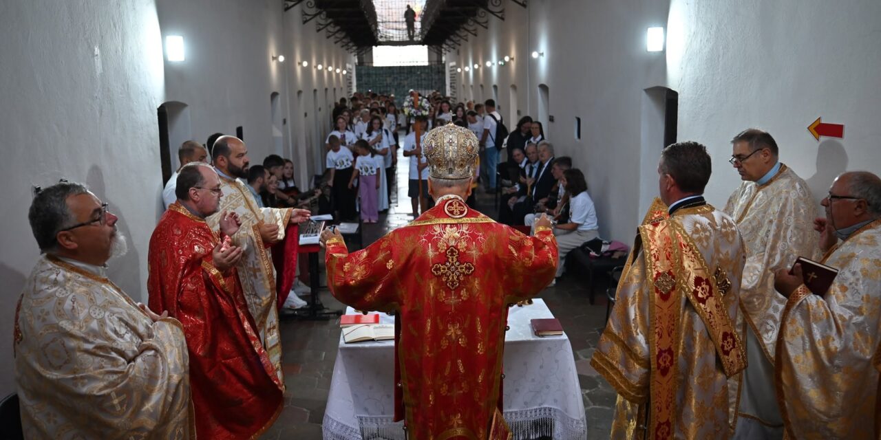Preasfințitul Virgil la încheierea pelerinajului tinerilor la Sighet: „Le-au luat libertatea, numele și mormântul, dar n-au putut să le ia credința”