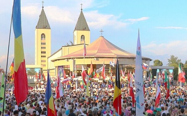 Mladifest 2026 a început la Medjugorje. PS Virgil Bercea participă alături de aproximativ 1.500 de pelerini români