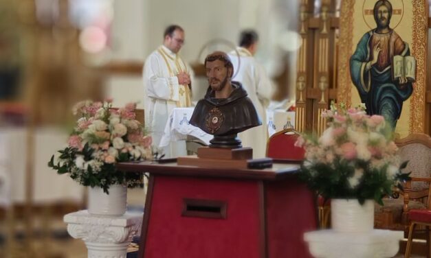 Pelerinajul istoric al relicvelor massa corporis ale Sfântului Francisc de Assisi s-a încheiat la Oradea în ziua Iertării de la Assisi