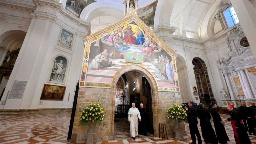 Assisi îl așteaptă pe Papa Leon al XIV-lea. Pontiful încurajează tinerii să viseze la „lucruri mărețe”