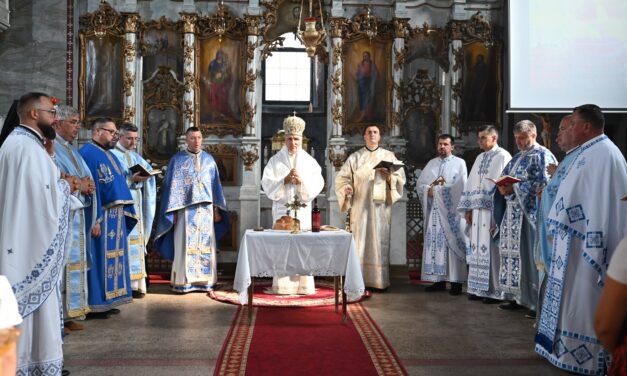 După 20 de ani, din nou împreună la Seminarul Teologic Greco-Catolic din Oradea