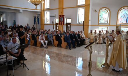 Nunțiul Apostolic la Beiuș: invitația lui Dumnezeu, bucuria credinței și haina iubirii