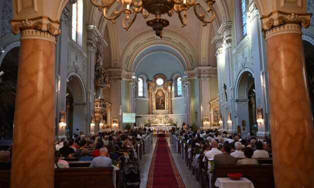 Două biserici istorice din Oradea, restaurate și redate comunității. Sfințirea lucrărilor la Barátok și Sfântul Ladislau