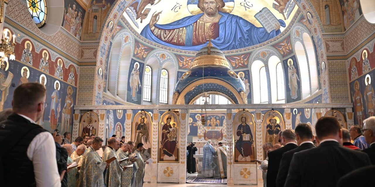 Preasfinția Sa Virgil Bercea prezent la Sfințirea Catedralei „Acoperământul Maicii Domnului” din Debrecen