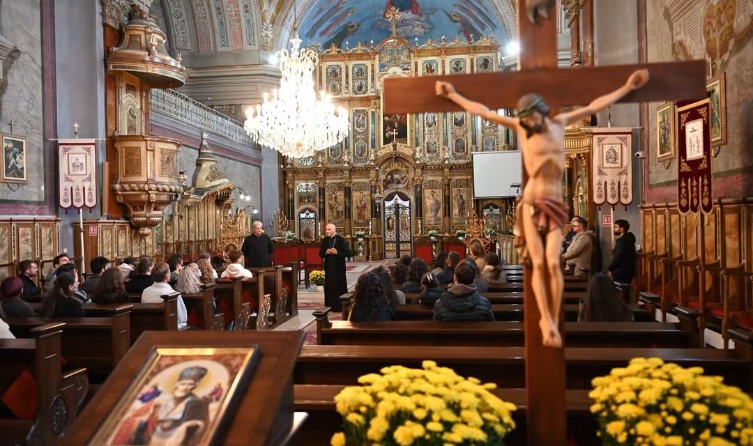 Studenți ai facultăților de arhitectură din România, în vizită la Catedrala Greco-Catolică „Sfântul Nicolae” din Oradea
