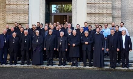 Cardinalul Sandri și episcopii catolici din România în vizită la Colegiul Pio Romeno