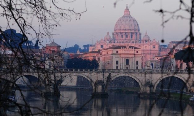 Clopotele bazilicii San Pietro au marcat centenarul sfârșitului Primului Război Mondial