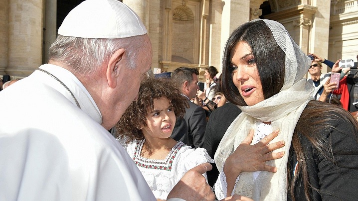 Paula Seling în vizită la papa Francisc: ”Parcă eram din nou copil într-o sfântă zi de Paște”